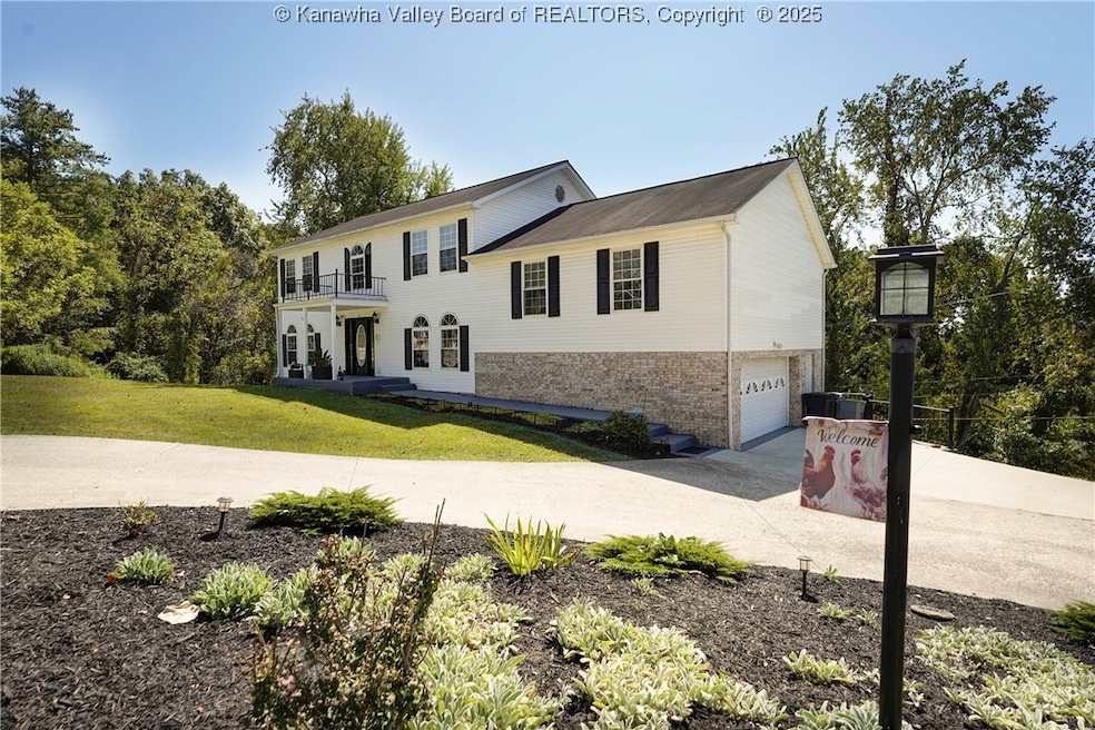 1 Bridlewood Rd, Charleston, WV 25314 - photo 1