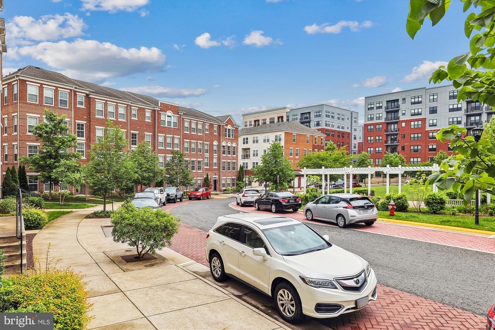 3045 Rittenhouse Cir unit 74, Fairfax, VA 22031 - photo 1