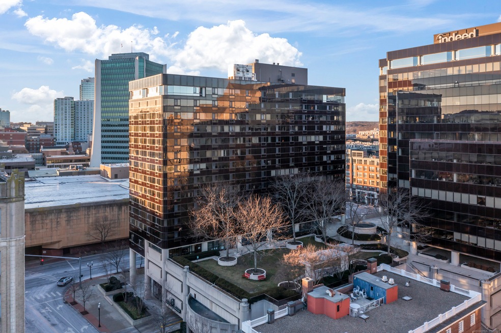 Downtown living with green space for the building