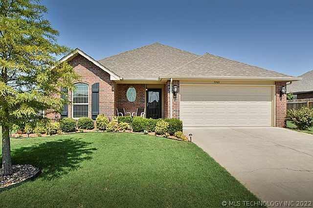 3308 E Hudson St, Broken Arrow, OK 74014 - photo 1