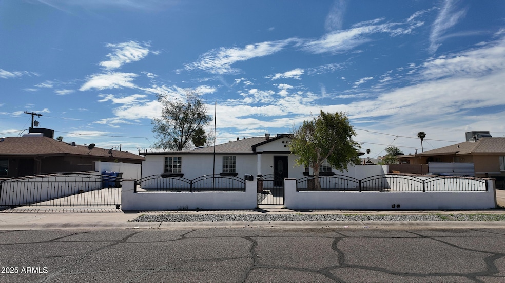 1340 N 38th Dr, Phoenix, AZ 85009 - photo 1