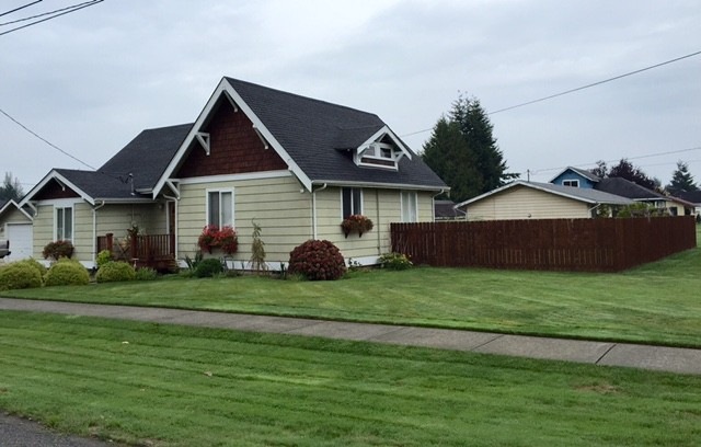 210 W 3rd St, Sumas, WA 98295 - photo 1