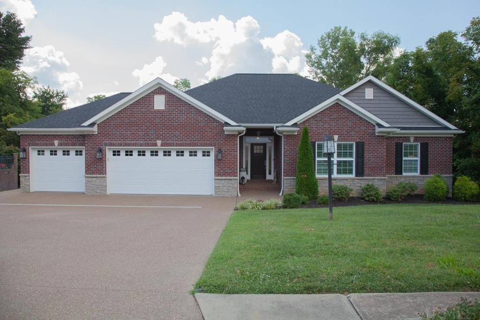 17 Victoria Dr, Newburgh, IN 47630 - photo 1