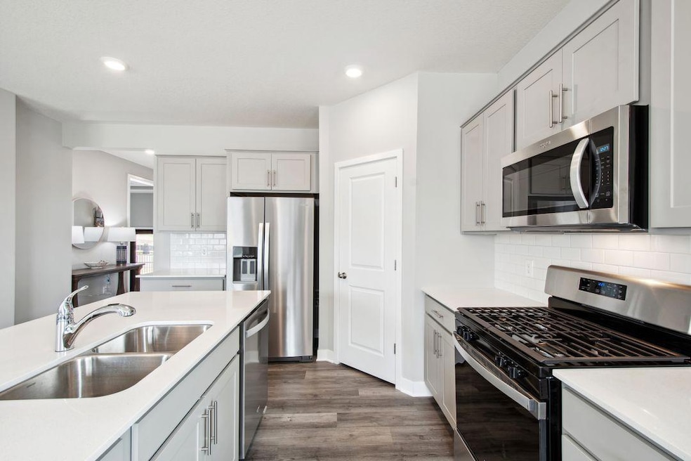 Wonderful cabinet and pantry space