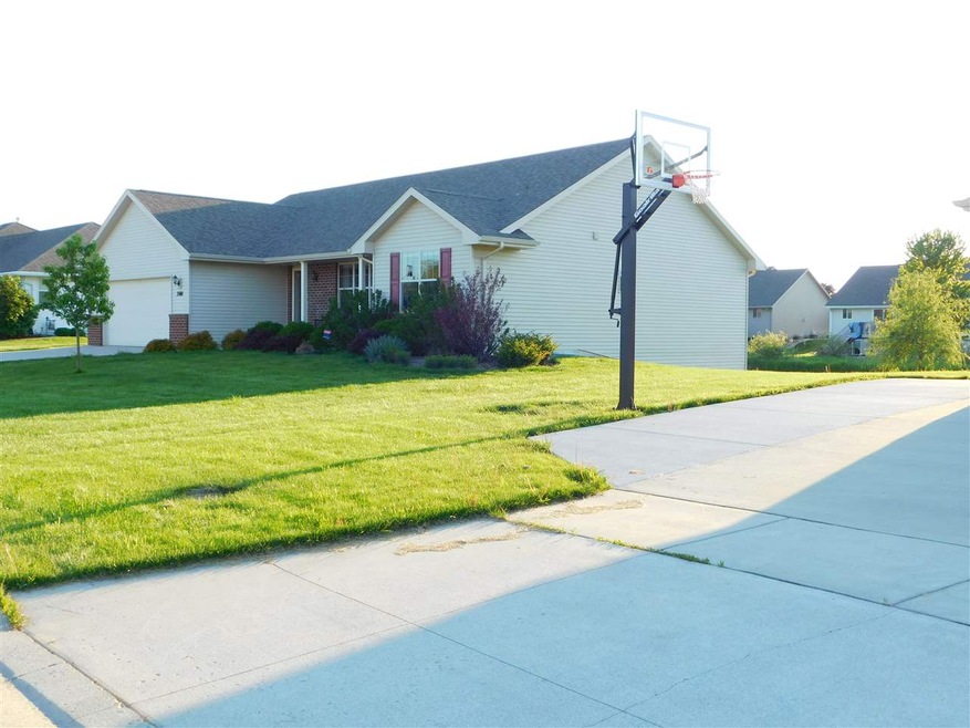 3988 Wright Cir, de Pere, WI 54115 - photo 1