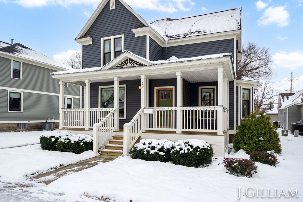 12 E 16th St-1