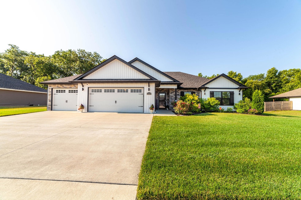 14581 Wellstead Dr, Hallsville, MO 65255 - photo 1