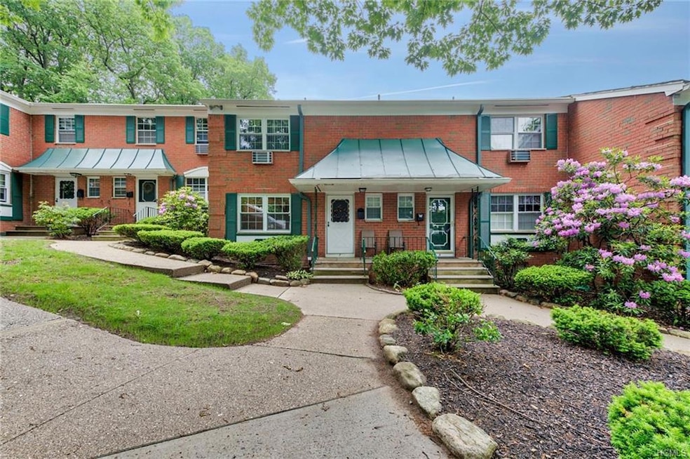 7 Salem Ct unit 7, Suffern, NY 10901 - photo 1