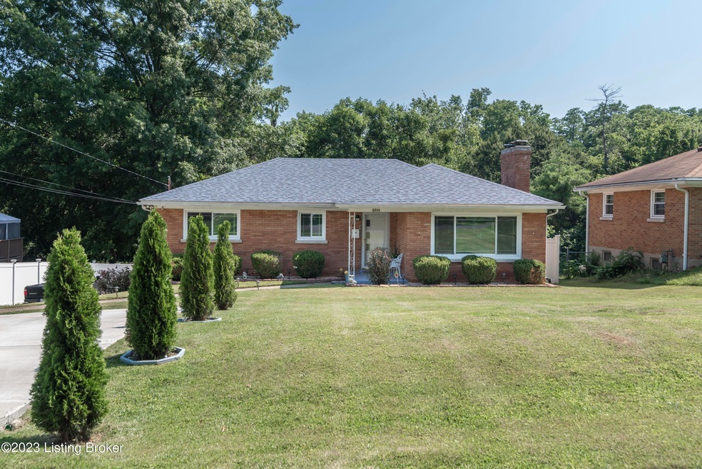 8220 Denise Dr, Louisville, KY 40219 - photo 1