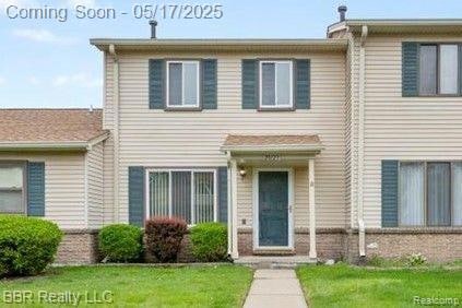 1,092 SF of 