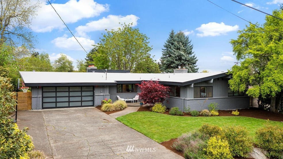 9742 SE 41st St, Mercer Island, WA 98040 - photo 1