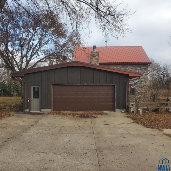 214 W Logan St, Paullina, IA 51046 - photo 1