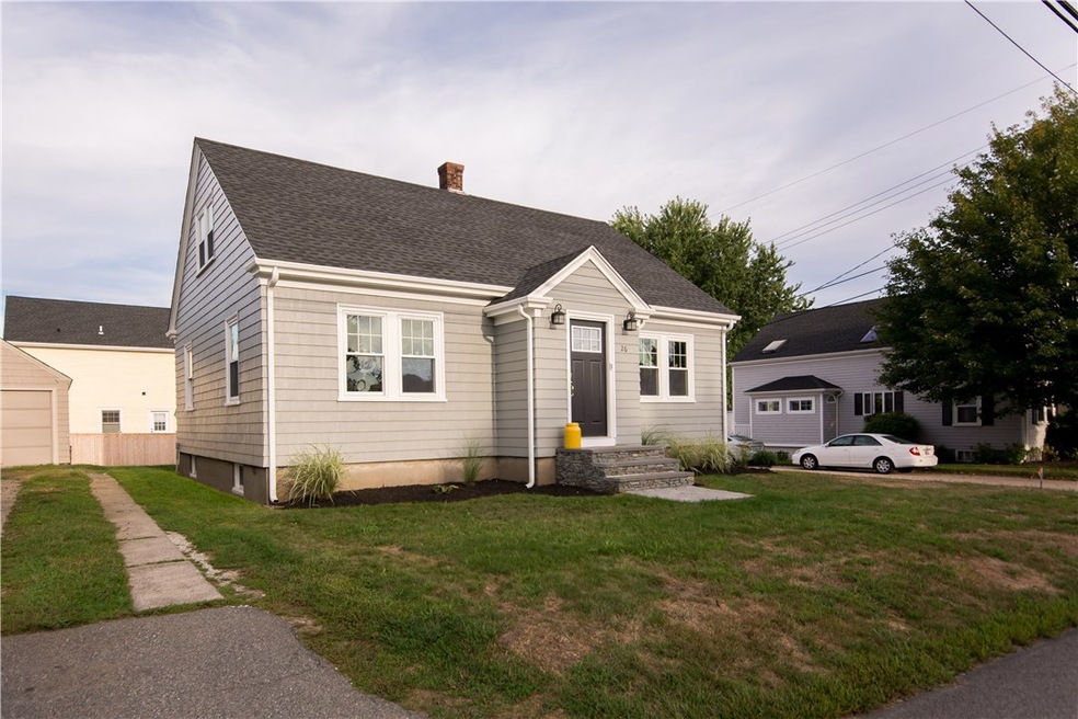 26 Eustis Ave, Newport, RI 02840 - photo 1