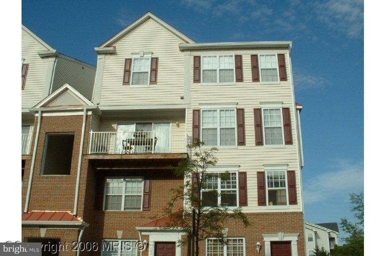 2491 Quick St unit 302, Herndon, VA 20171 - photo 1