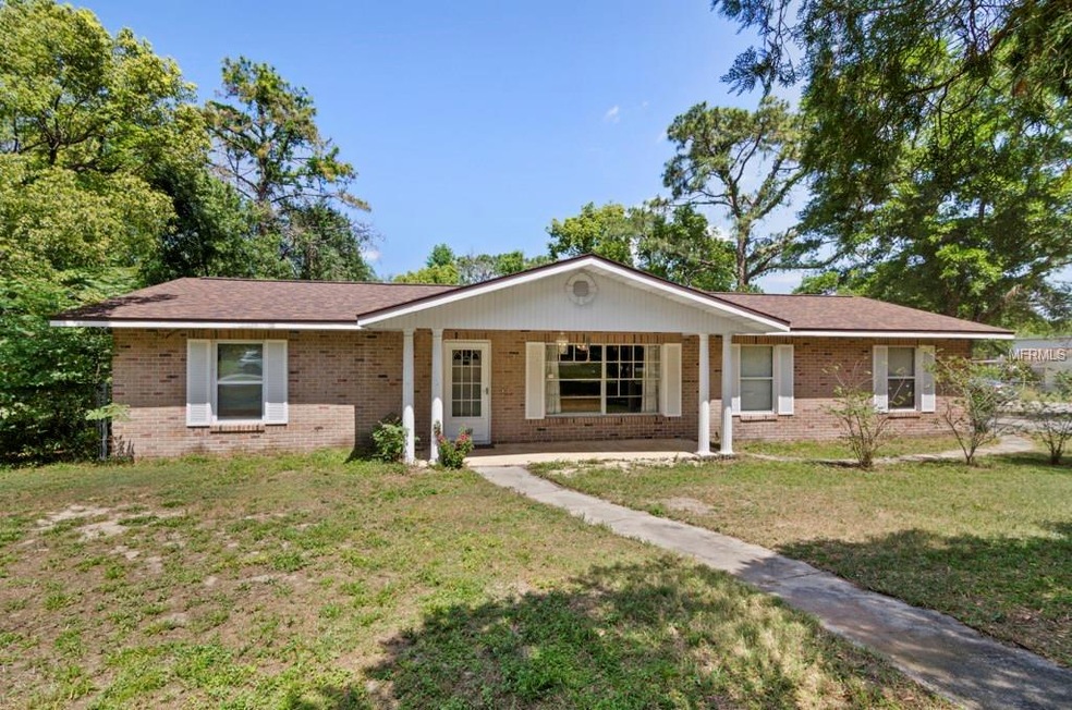 Front view of home.