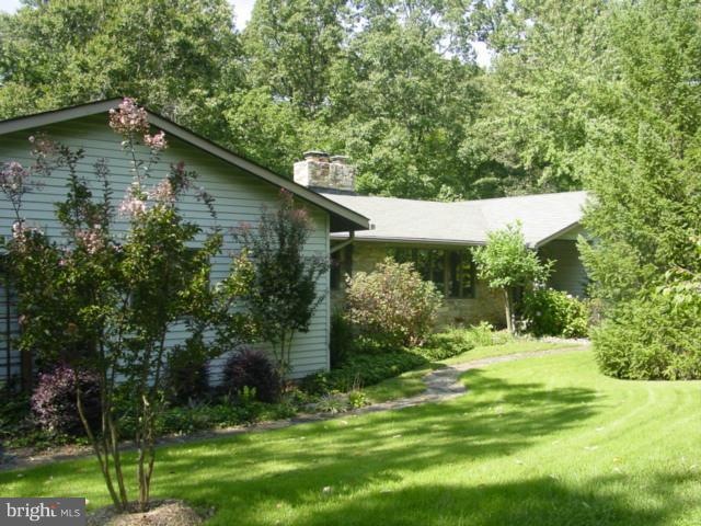 9106 Satyr Hill Rd, Parkville, MD 21234 - photo 1