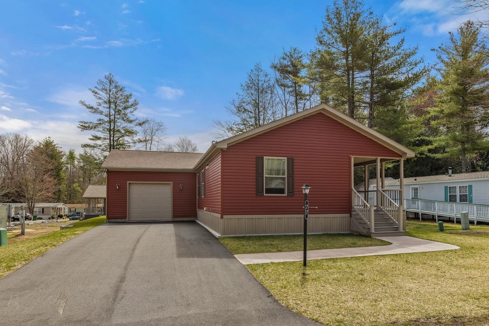 77 Eagle Dr, Rochester, NH 03868 - photo 1