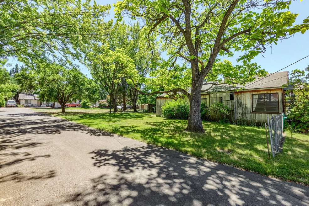 2924 E McAndrews Rd, Medford, OR 97504 - photo 1