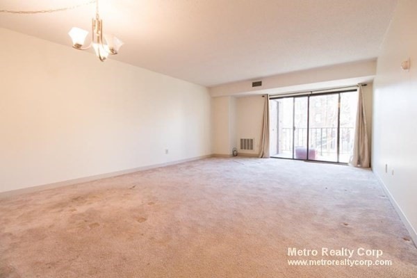 70 Centre St unit 3F, Brookline, MA 02446 - photo 1