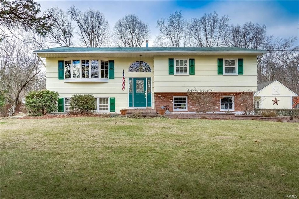 19 Eros Dr, Airmont, NY 10952 - photo 1