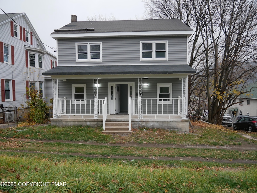 903 W Spruce St, Coal Township, PA 17866 - photo 1