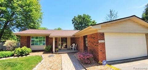 Welcome to 39220 Grennada Livonia Michigan