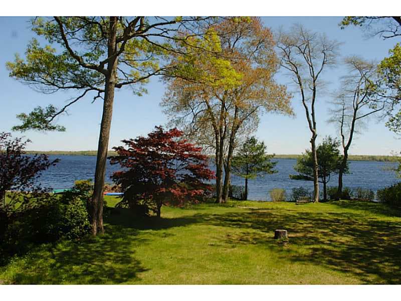 735 Wordens Pond Rd, Wakefield, RI 02879 - photo 1