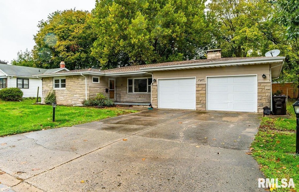 8 Sycamore Ln, Lincoln, IL 62656 - photo 1