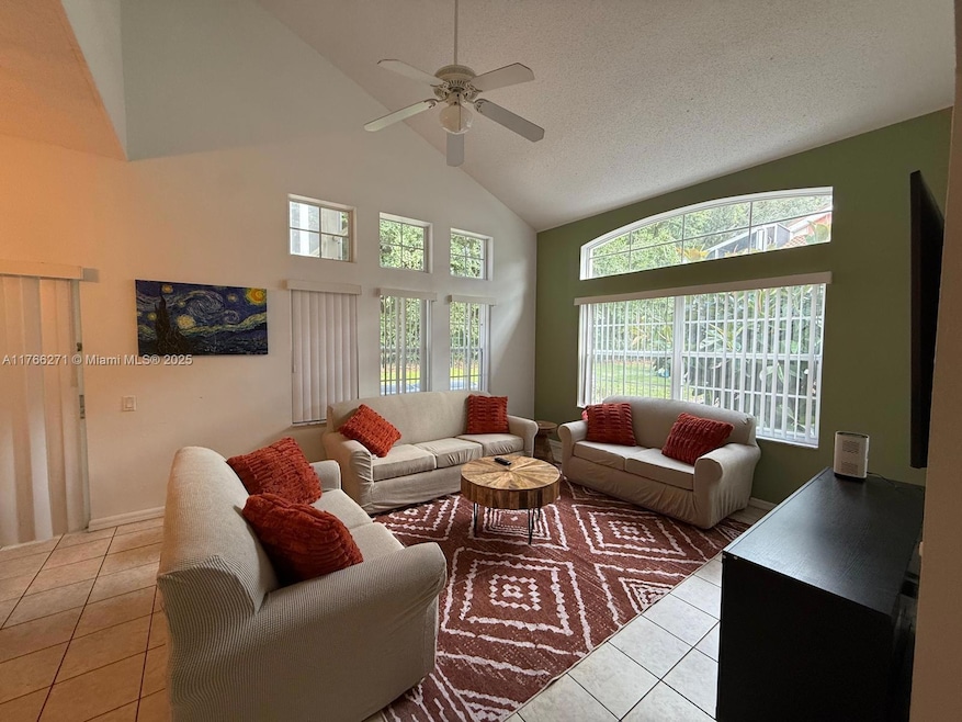 1013 Park Ridge Cir, Kissimmee, FL 34746 - photo 1