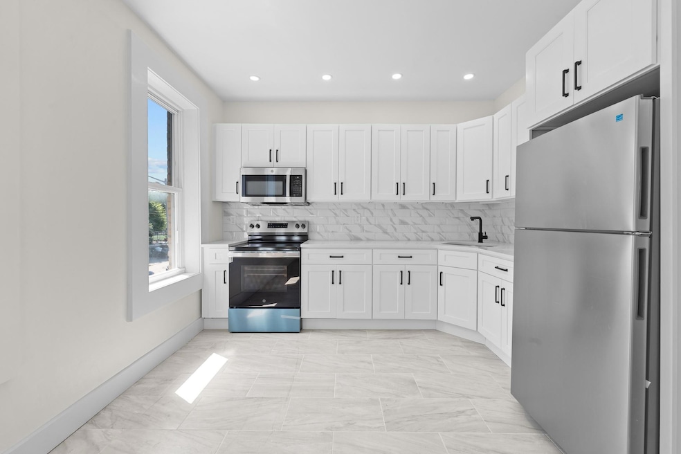 Sold $900,000 • Co-Listing Agent