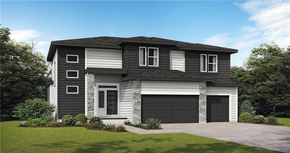 817 Creekmoor Dr, Raymore, MO 64083 - photo 1