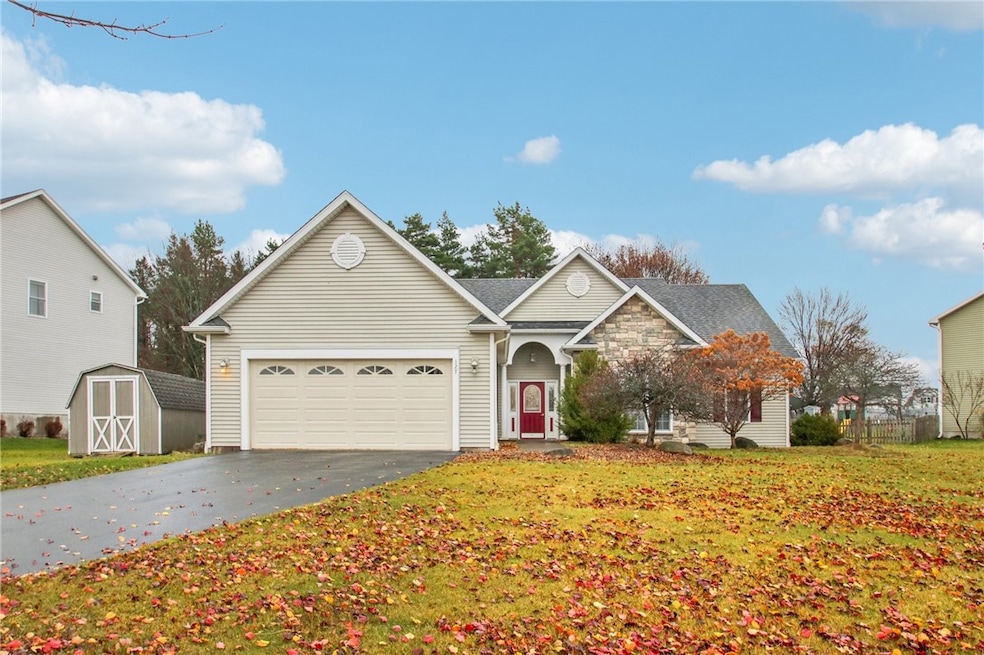 127 Harrogate Crossing, West Henrietta, NY 14586 - photo 1