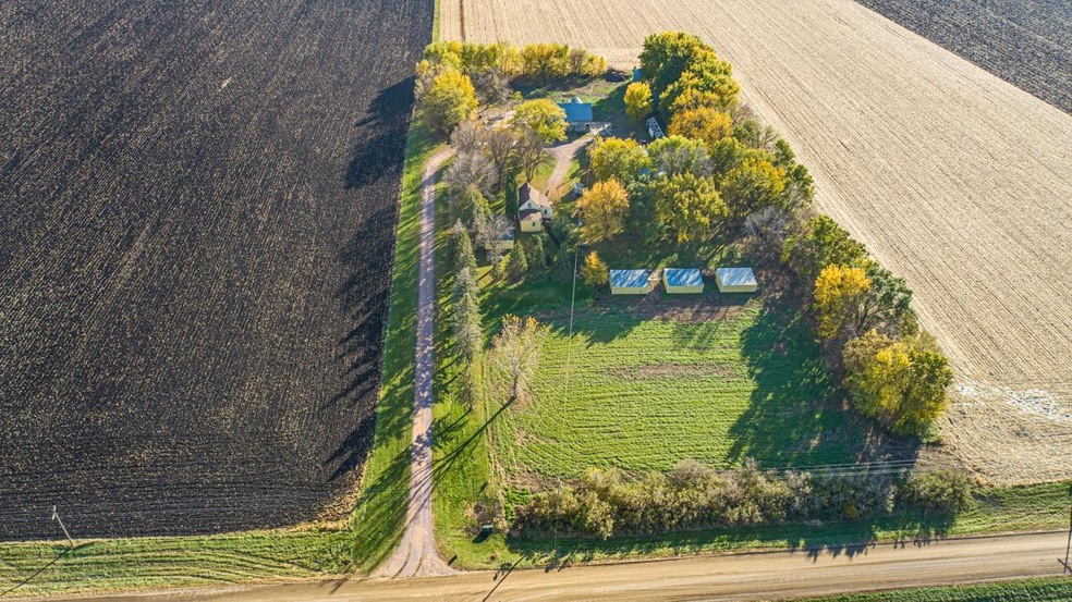40497 356th St, Le Sueur, MN 56058 - photo 1