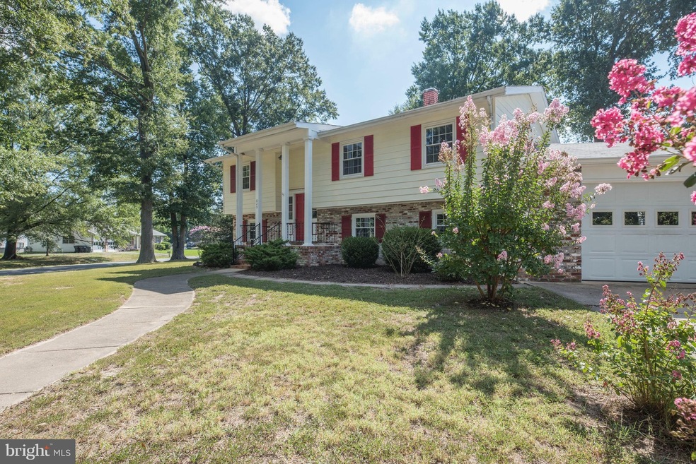 829 Sherwood Ln, Fredericksburg, VA 22407 - photo 1