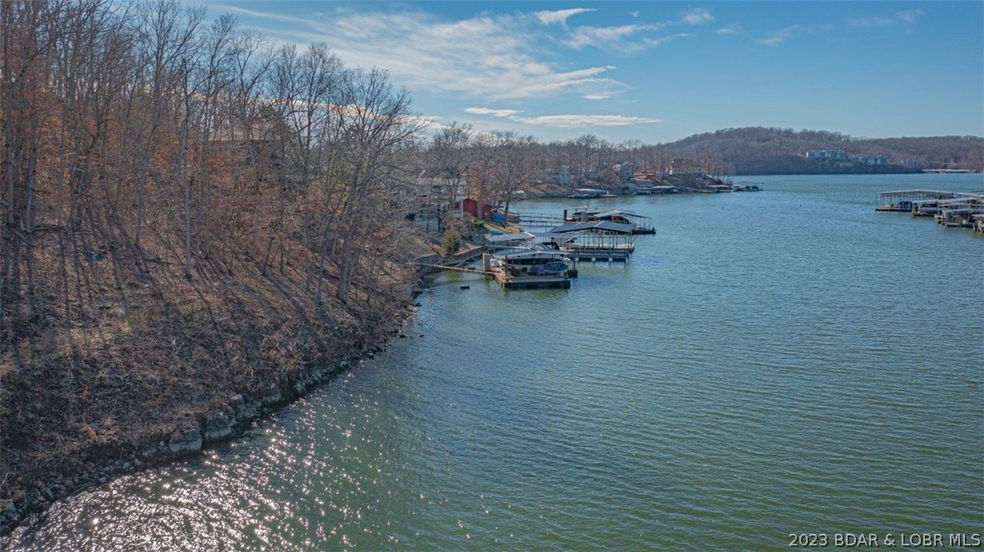 Lakefront acreage at 33 MM of the Osage.