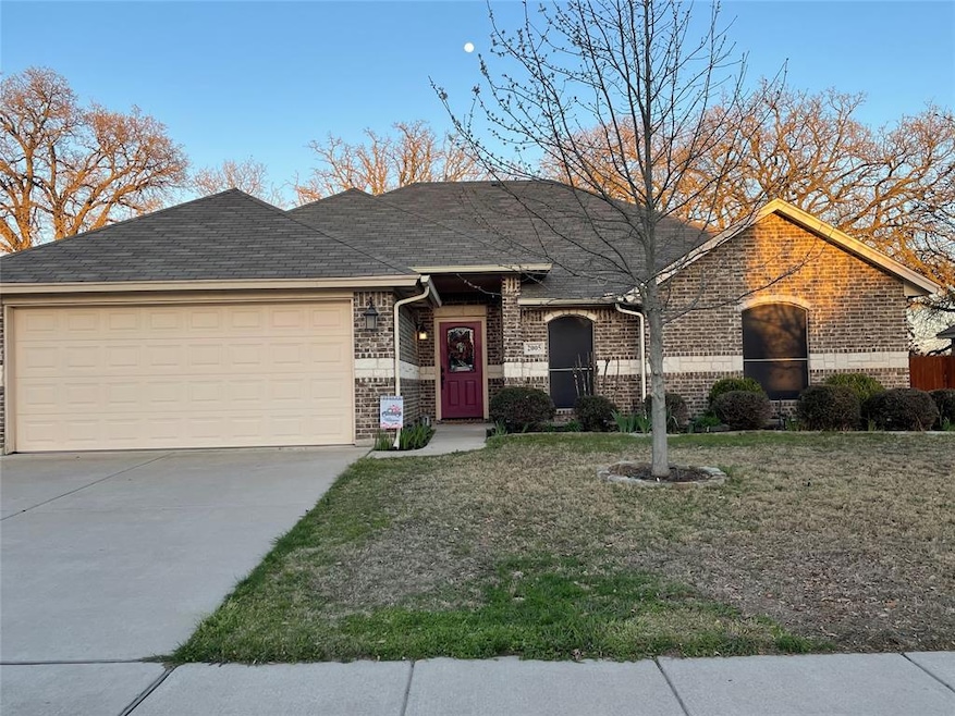 2005 Lindentree Dr, Weatherford, TX 76086 - photo 1