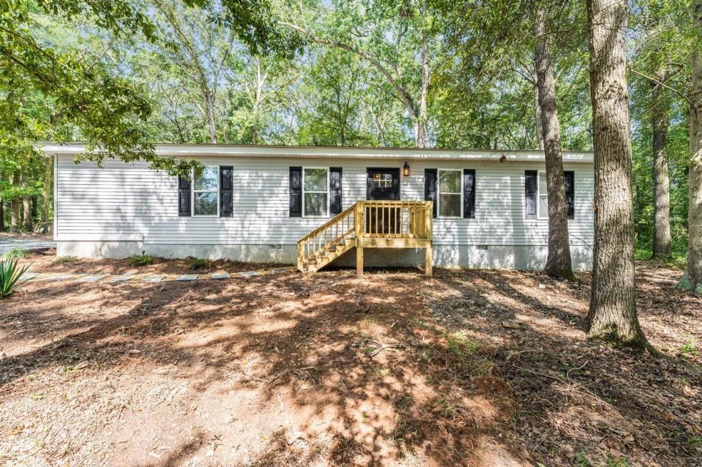 421 N Broad St, Bowman, GA 30624 - photo 1