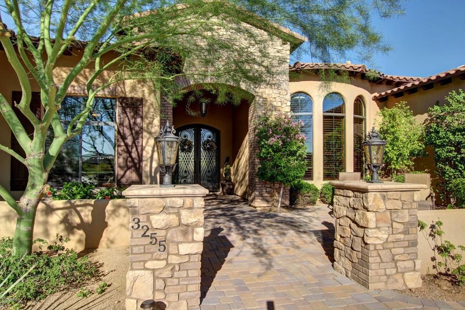 Front Courtyard for patio furniture
