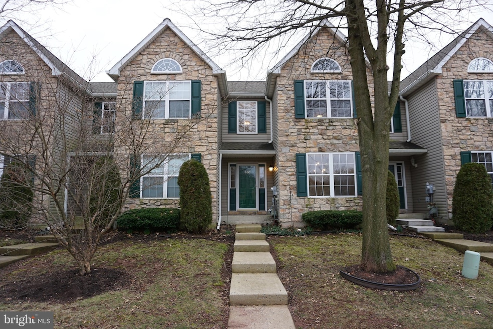 880 Doe Ct, Royersford, PA 19468 - photo 1