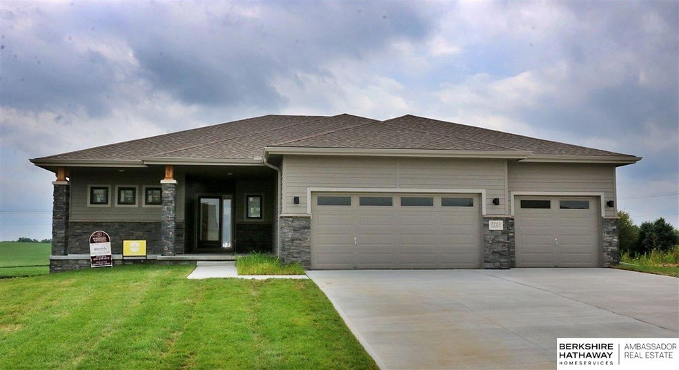 10212 Osprey Ln, Papillion, NE 68046 - photo 1