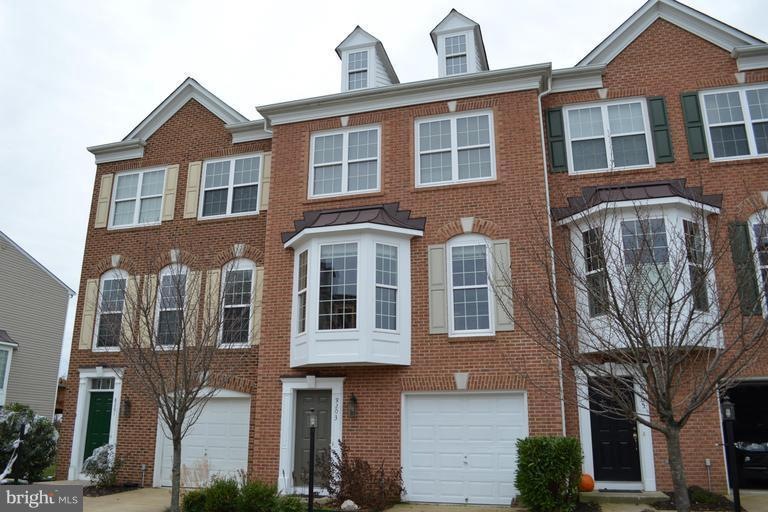 8203 Singleleaf Ln, Lorton, VA 22079 - photo 1