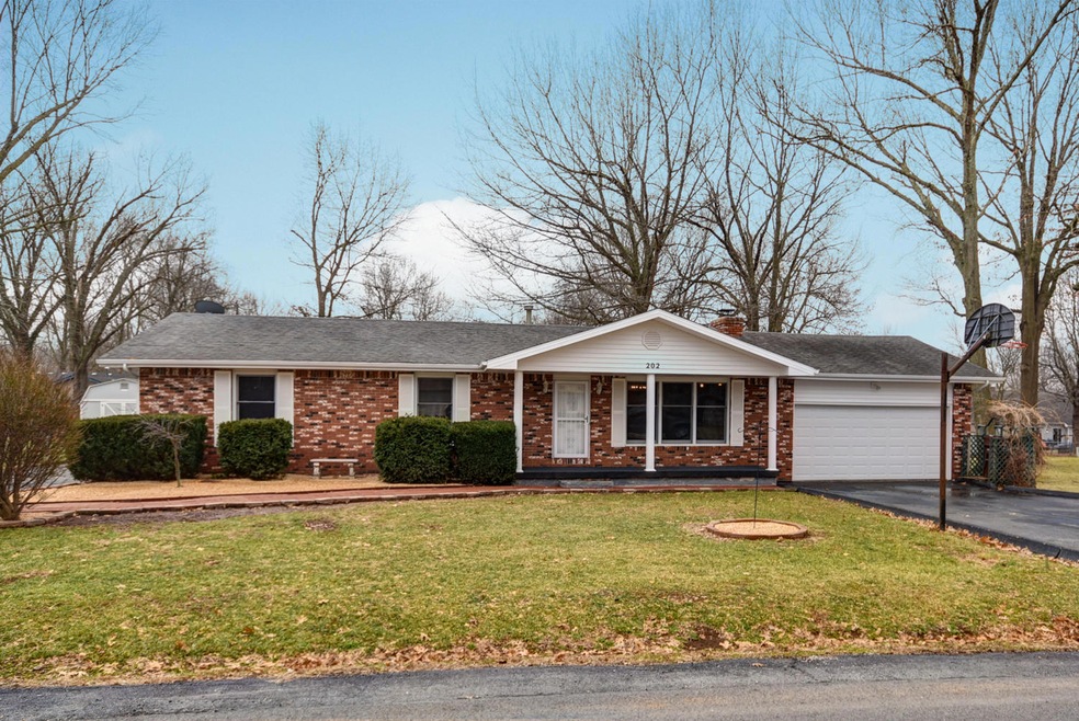 202 W Oak St-36