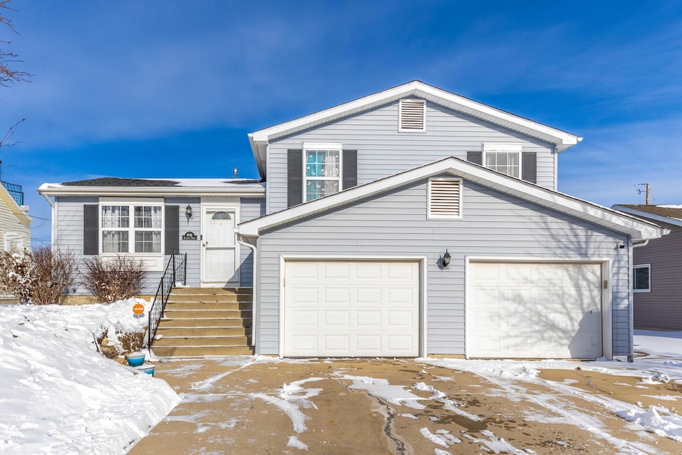 9416BroadwayNWM04