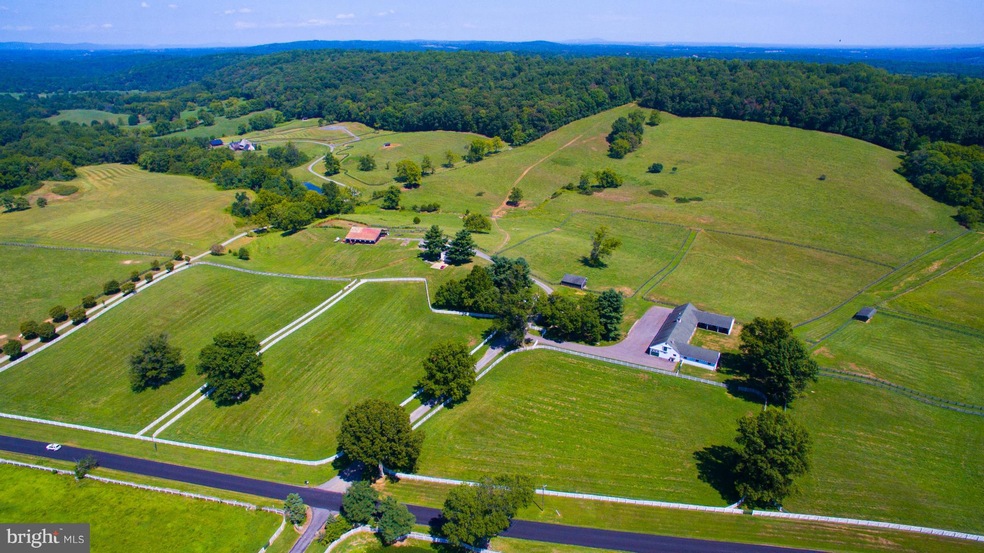 22463 Oatlands Rd, Aldie, VA 20105 - photo 1