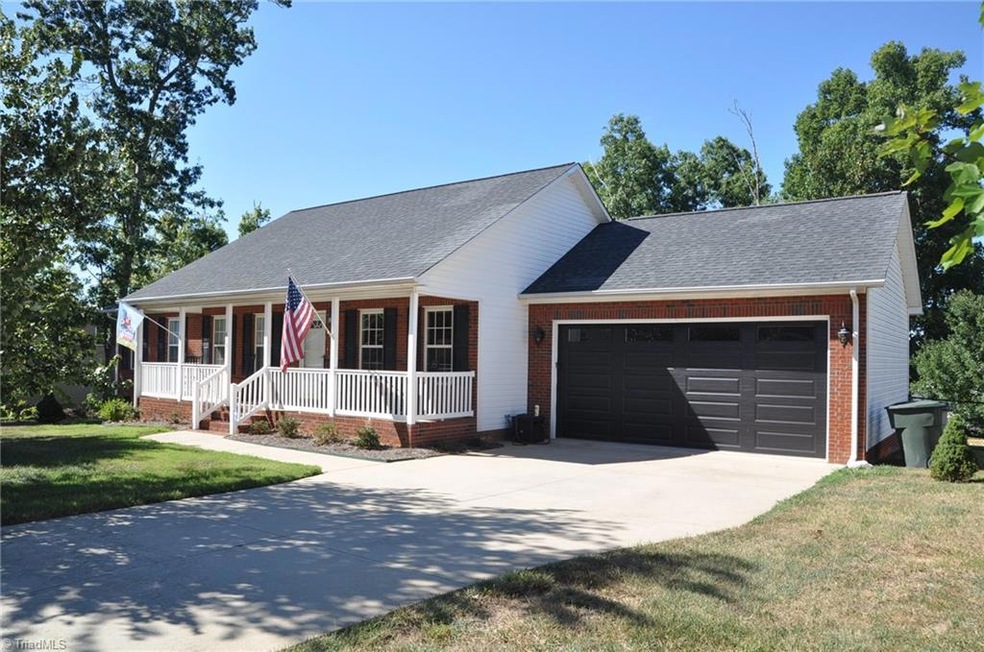 619 Old Castle Dr, Randleman, NC 27317 - photo 1