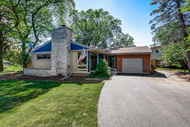 341 S Poplar Ave, Elmhurst, IL 60126 - photo 1