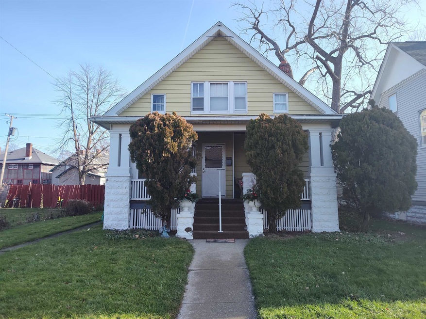 224 N Jackson St, Bay City, MI 48708 - photo 1