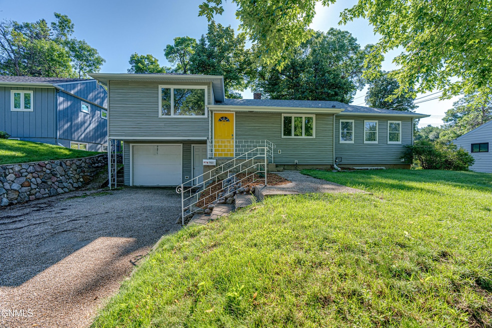903CrescentLn_0062