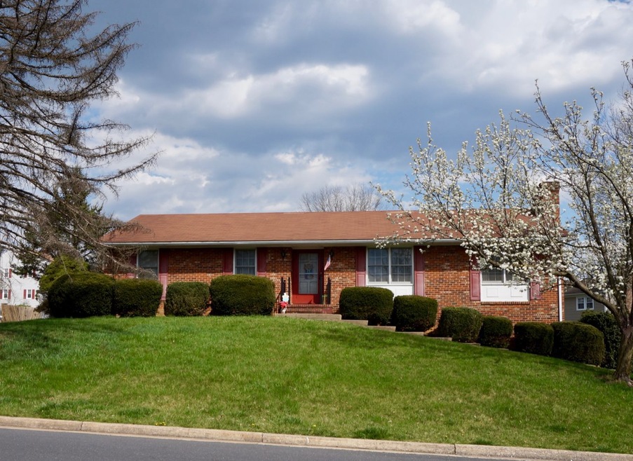 842 Star Crest Dr, Harrisonburg, VA 22802 - photo 1