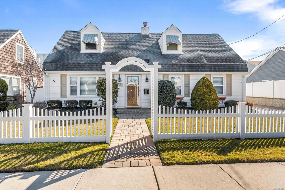 68 Dutchess Blvd, Atlantic Beach, NY 11509 - photo 1